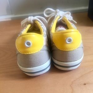 vintage jumping jack baby shoes